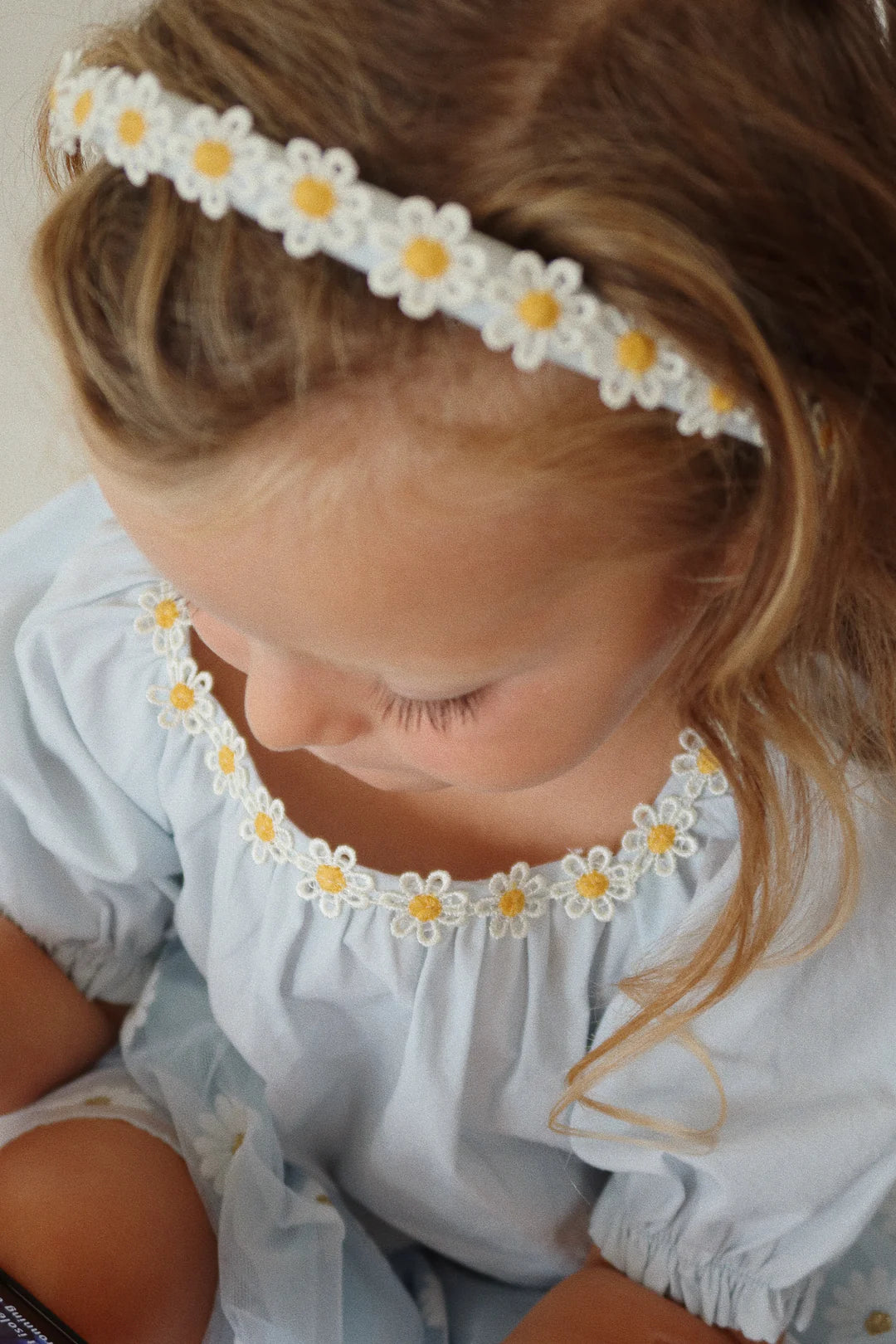DAISY HAIRBRACE