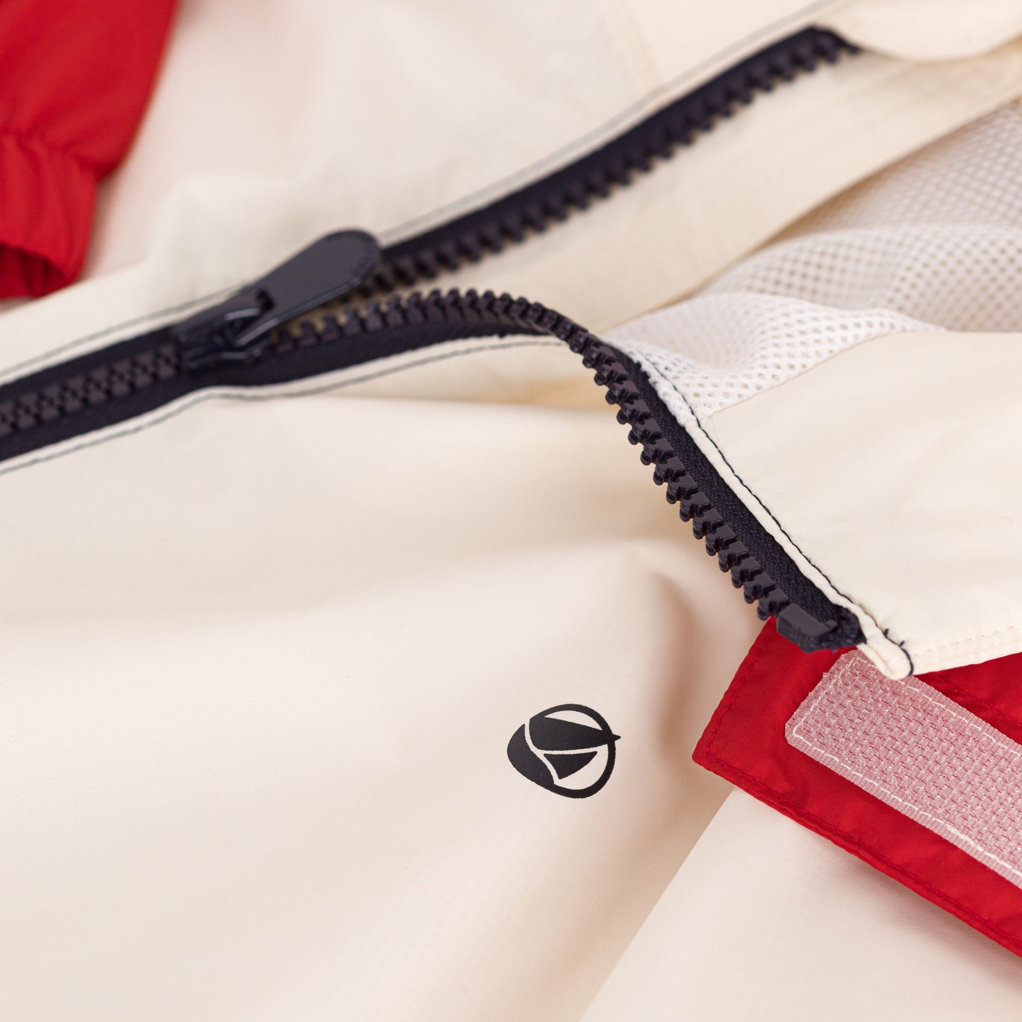 PETIT BATEAU-Boys Red And White Printed Logo Jacket