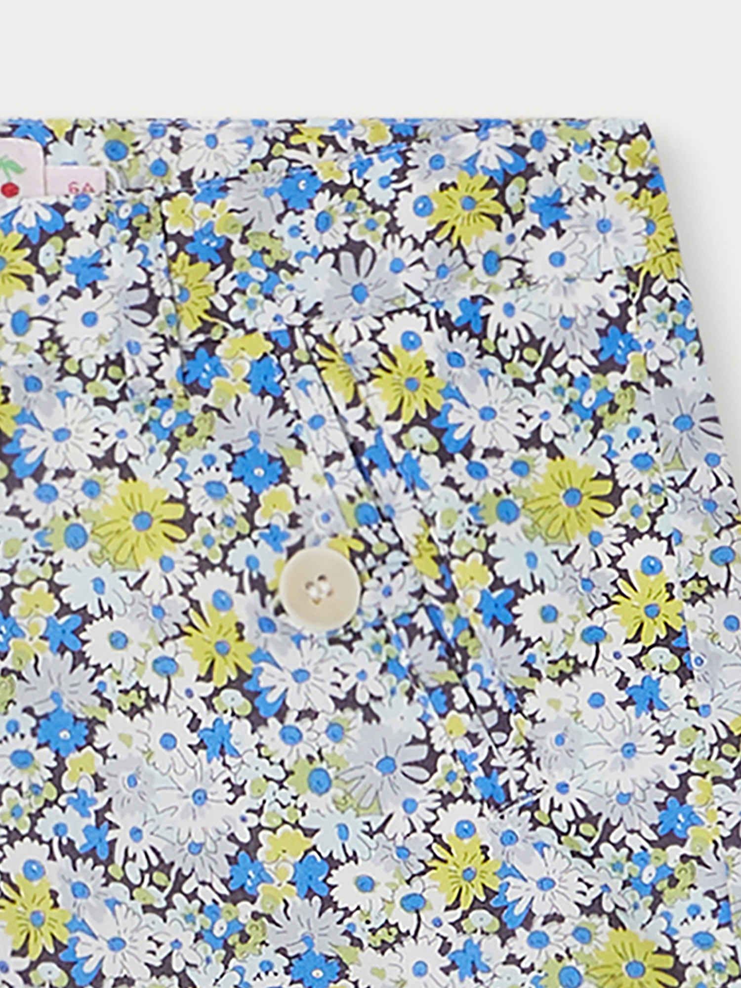 Calista Bermuda Shorts blue flowers