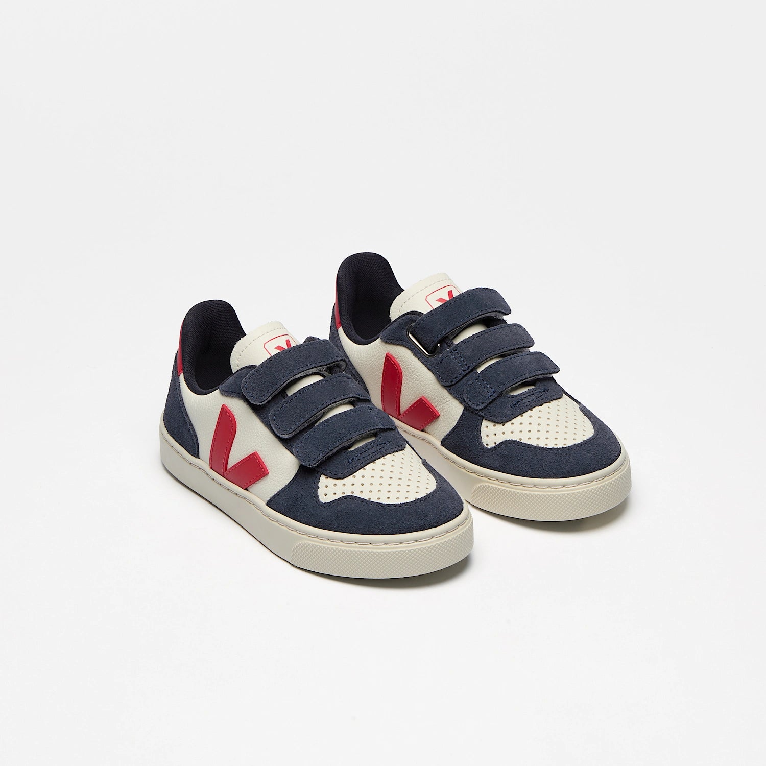 Veja-SMALL V-10 CF PURE_PEKIN_NAUTICO