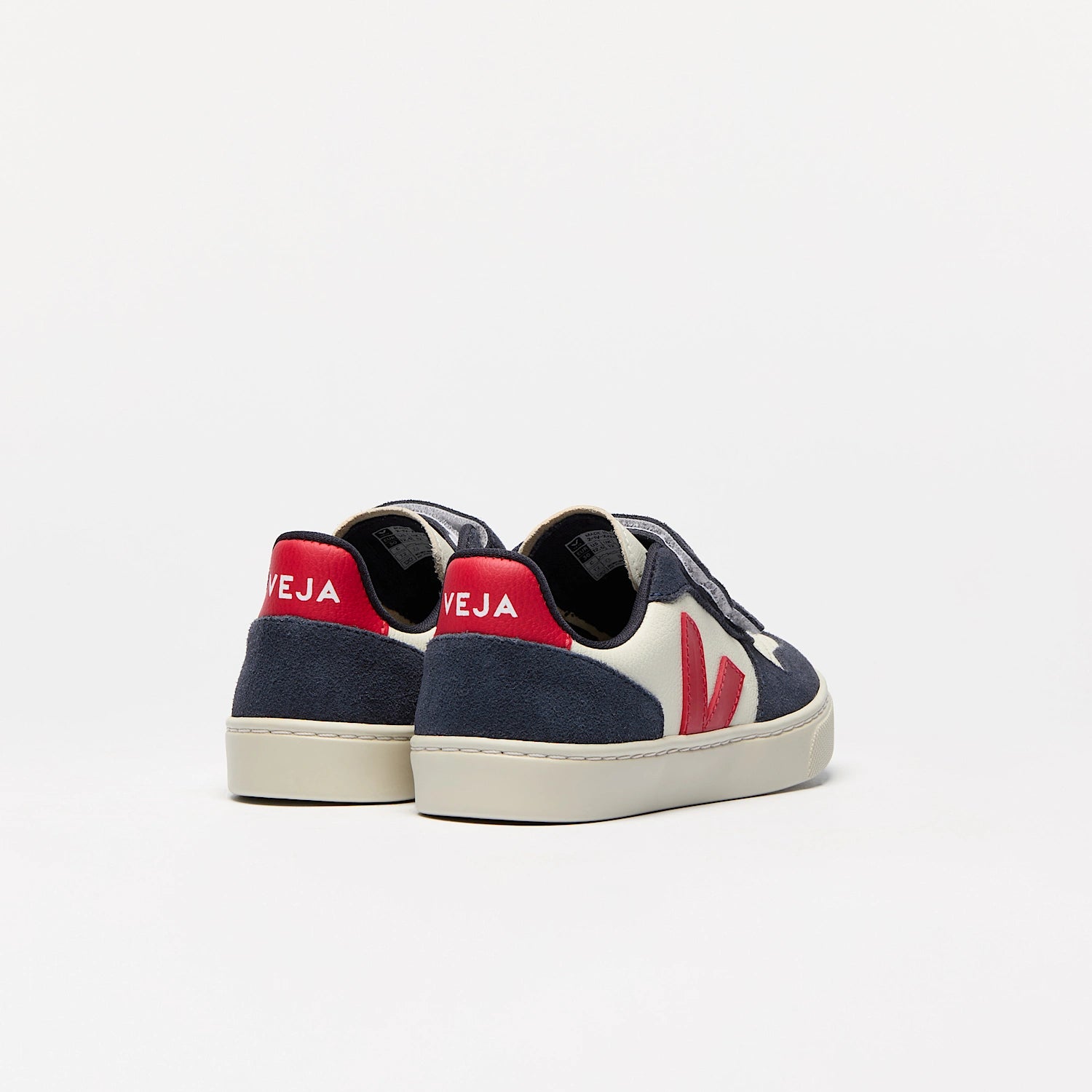 Veja-SMALL V-10 CF PURE_PEKIN_NAUTICO
