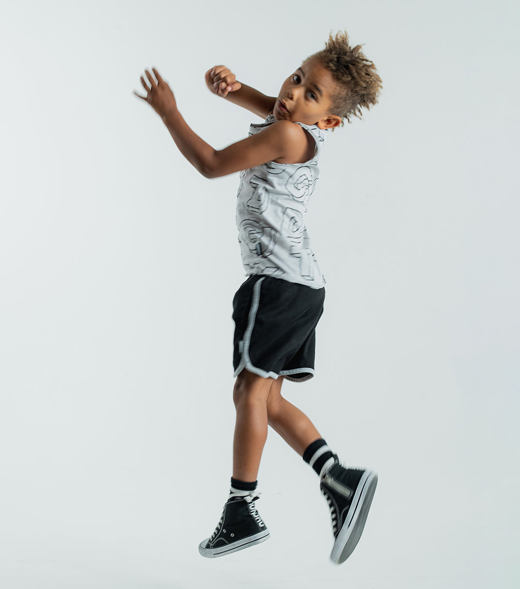 RETRO GYM SHORTS - BLACK